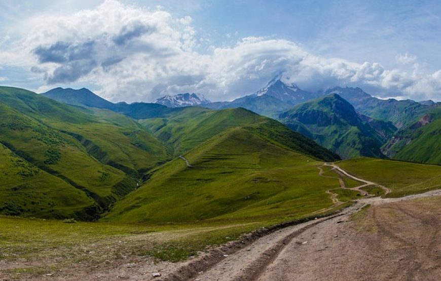 Mountain Tranquility – Guided trip from Tbilisi to Kazbegi
