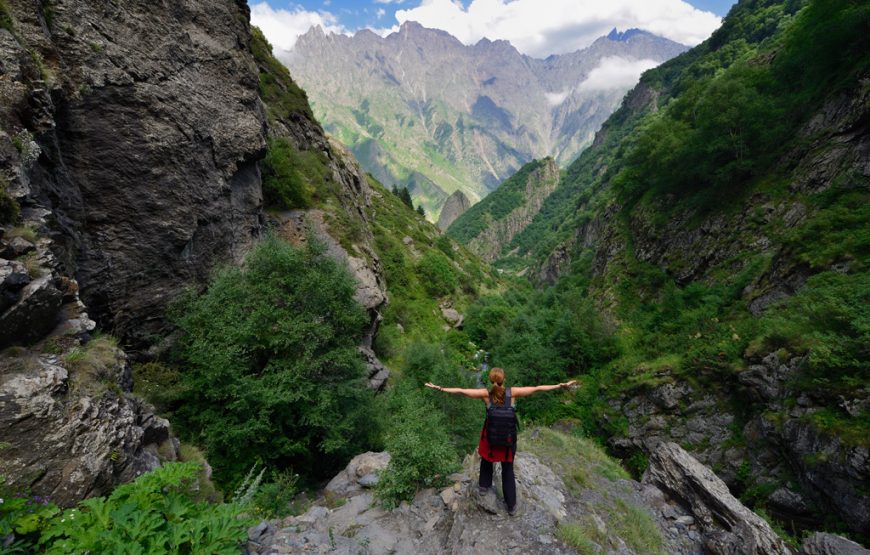 Feel Most Alive – Tour to Kazbegi Mountains from Tbilisi