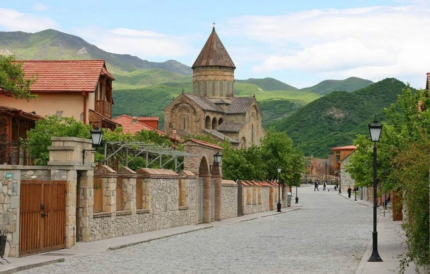 Must See Surroundings – Tour to Mtskheta and Ananuri Fortress